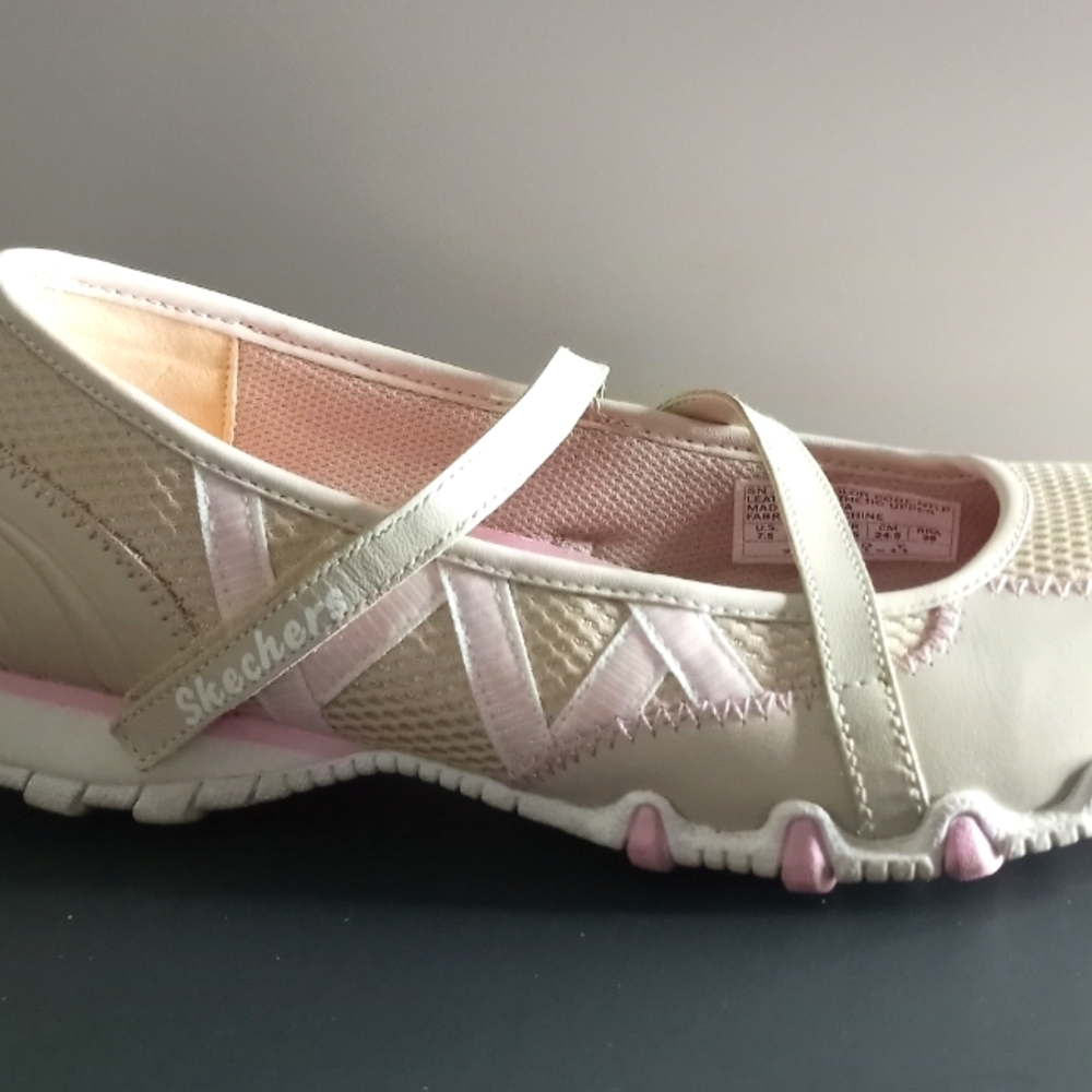 Women's Skechers 7.5